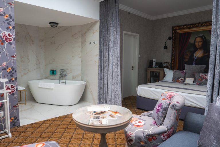 aménager une salle de bains dans une chambre pour gagner de l'espace